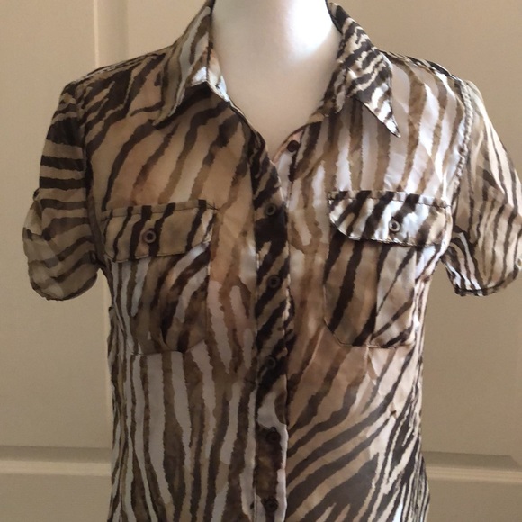 🌼 Sheer Animal Print Button Down Blouse - Size M - Picture 7 of 12